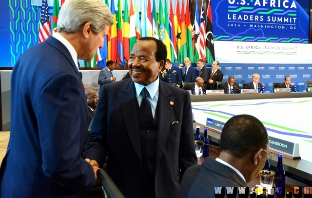 Secretary Kerry Greets Cameroon's President Biya (800x508)