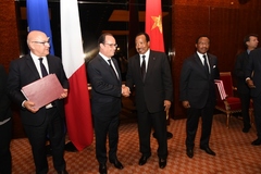 Visite d'Etat au Cameroun de S.E. François Hollande, Président de la République Française - 03.07.2015 (18)
