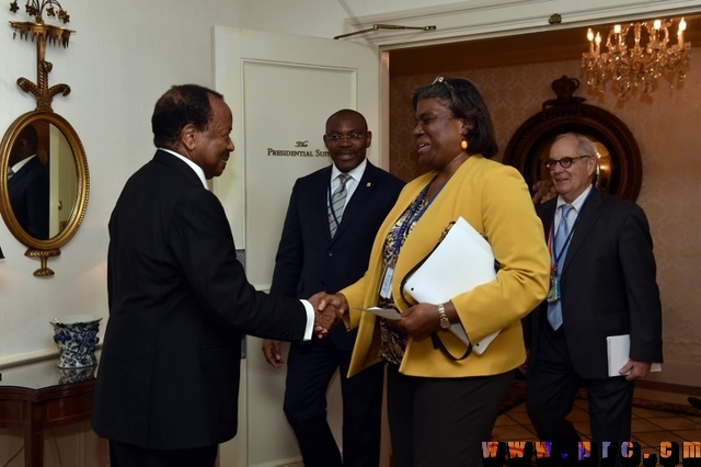 S.E. Paul BIYA reçoit la Sous-Secrétaire d’Etat américaine aux affaires africaines, Mme Linda Thomas-Greenfield ( (1)