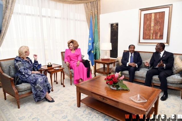 5ème Sommet UA-UE - Accueil du Couple Présidentiel Camerounais à Abidjan par le Président Ouattara et son Epouse (4)