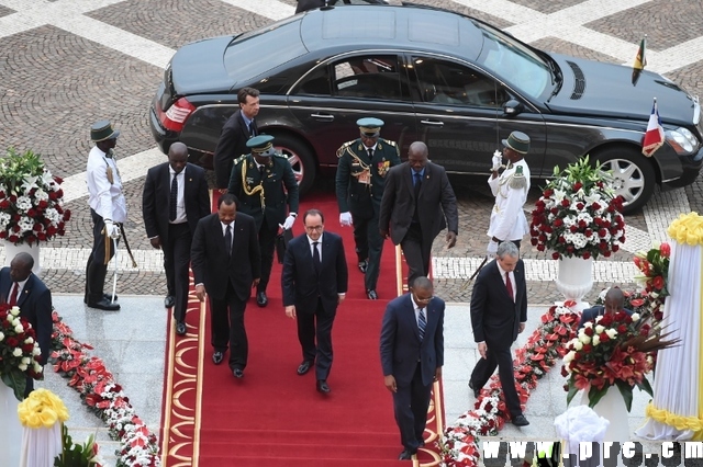 Visite d'Etat au Cameroun de S.E. François Hollande, Président de la République Française - 03.07.2015 (12)