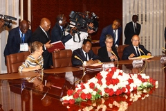 State Visit to Cameroon of H.E. François HOLLANDE, President of the French Republic - 03.07.2015 (16)