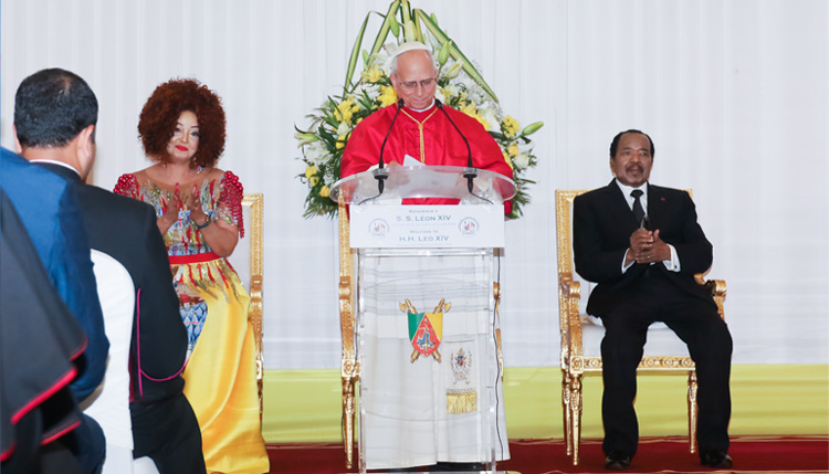 Discours du Saint-Père lors de la rencontre avec les Autorités, la société civile et le Corps Diplomatique