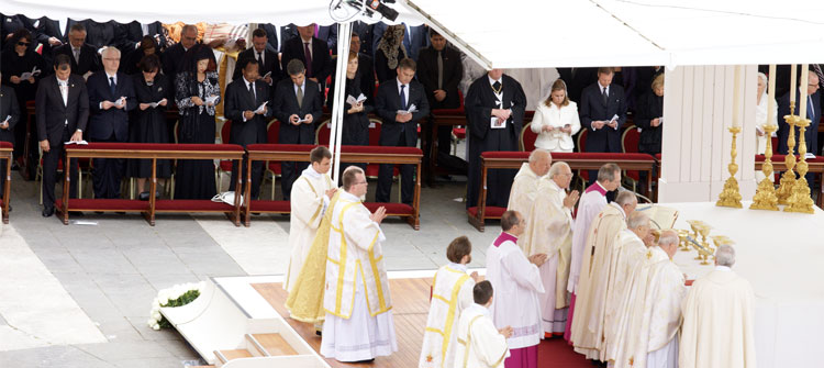 Le Chef de l’Etat a assisté à la Canonisation des Papes Jean XXIII et Jean-Paul II
