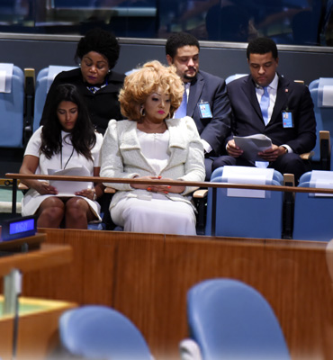 Discours du Chef de l’Etat à l’ONU : Mme Chantal BIYA attentive 