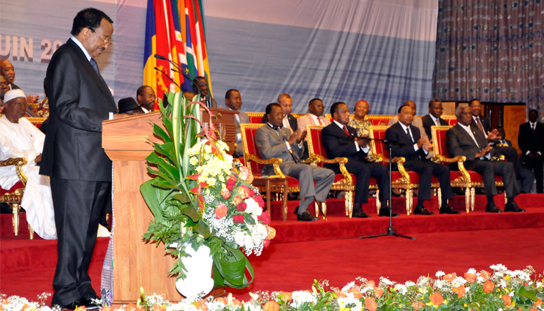 Discours de S.E. Paul BIYA à l'occasion de la Clôture du Sommet des Chefs d'Etat et de Gouvernement de la CEEAC, de la CDEAO et de la CGG